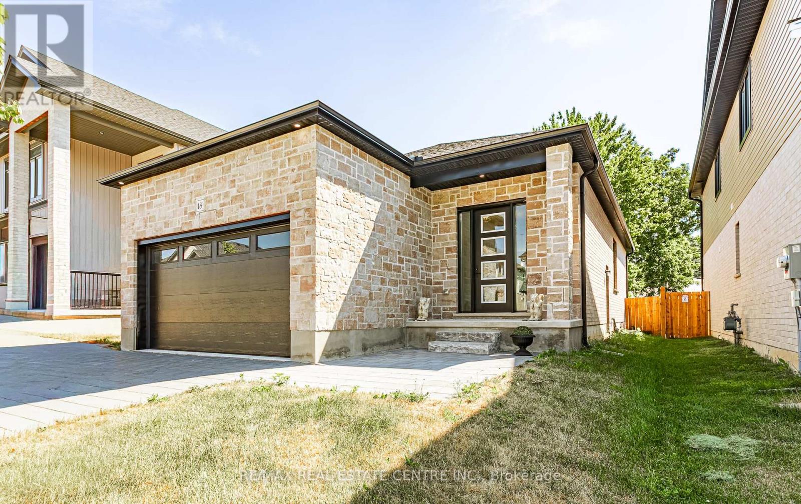 18 - 7966 Fallon Drive, Lucan Biddulph, Ontario  N0M 1V0 - Photo 2 - X13707204
