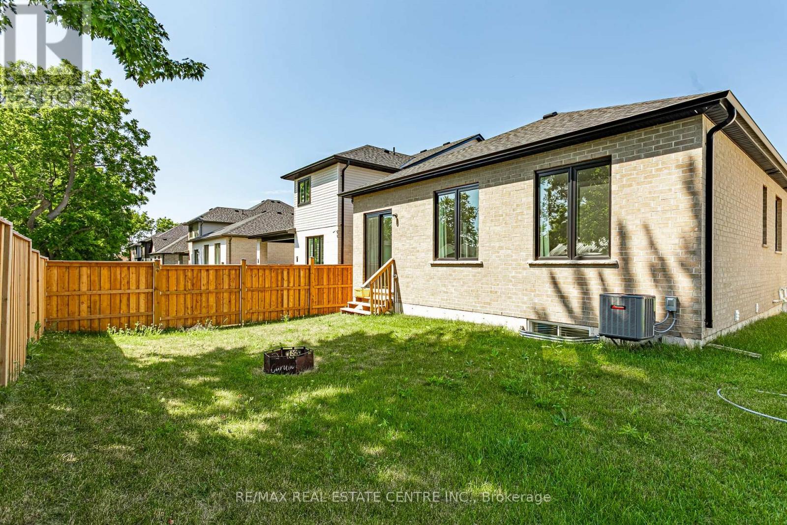 18 - 7966 Fallon Drive, Lucan Biddulph, Ontario  N0M 1V0 - Photo 24 - X13707204
