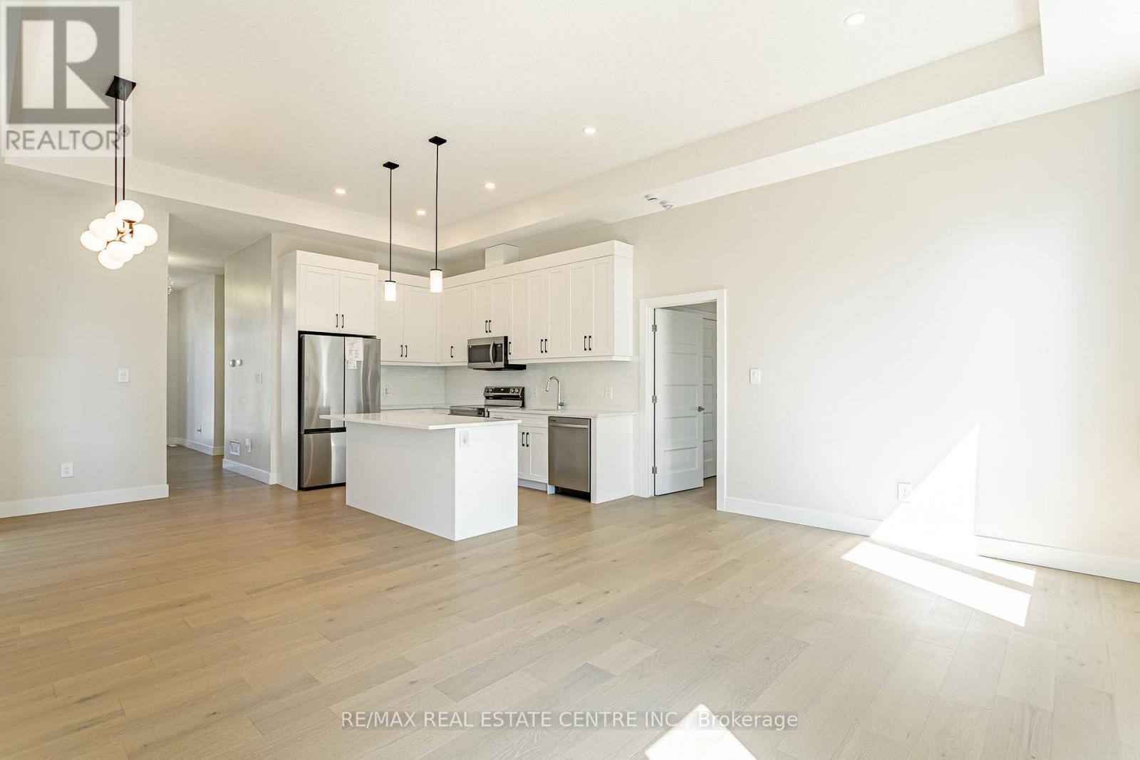 18 - 7966 Fallon Drive, Lucan Biddulph, Ontario  N0M 1V0 - Photo 7 - X13707204