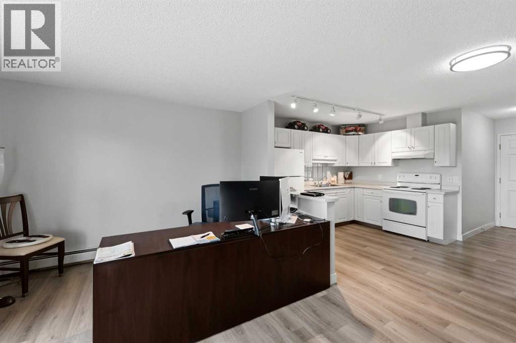 402, 4522 47a Avenue, Red Deer, Alberta  T4N 3R3 - Photo 7 - A2338369