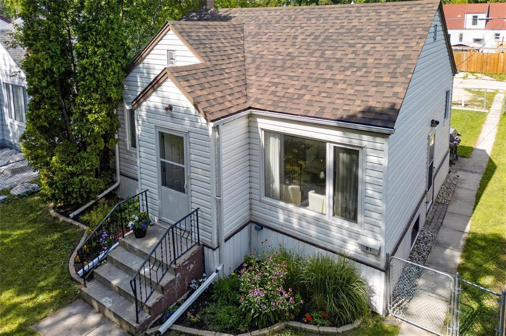 381 Smithfield Avenue, Winnipeg, Manitoba R2V 0E1 - Photo 0 - 202621217