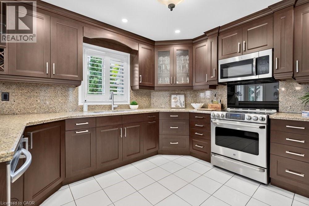 3334 Trelawny Circle, Mississauga, Ontario  L5N 6N5 - Photo 12 - 40843637