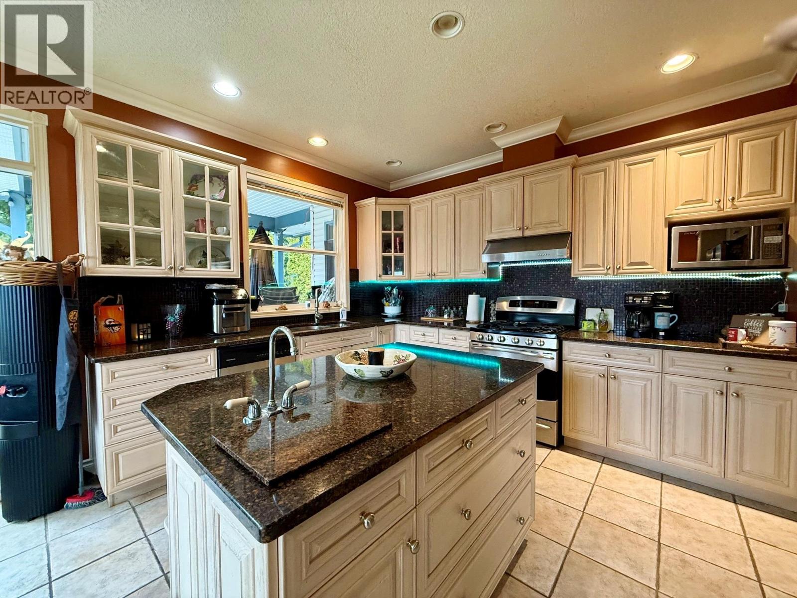 3267 Roncastle Road, Blind Bay, British Columbia  V0E 1H1 - Photo 6 - 10379329