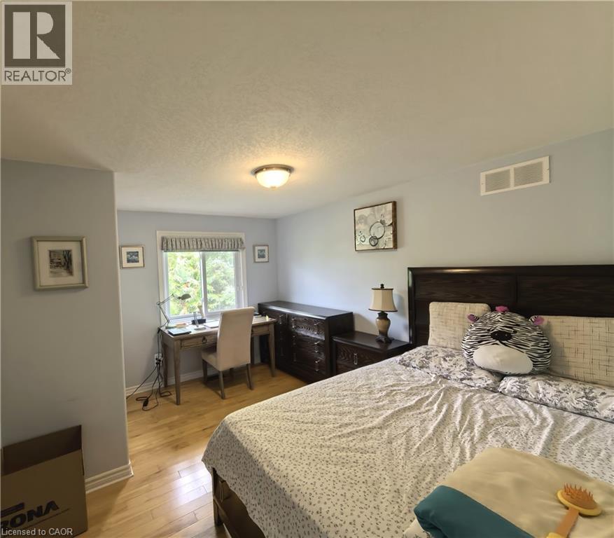 728 Munich Circle, Waterloo, Ontario  N2V 2N6 - Photo 13 - 40856499