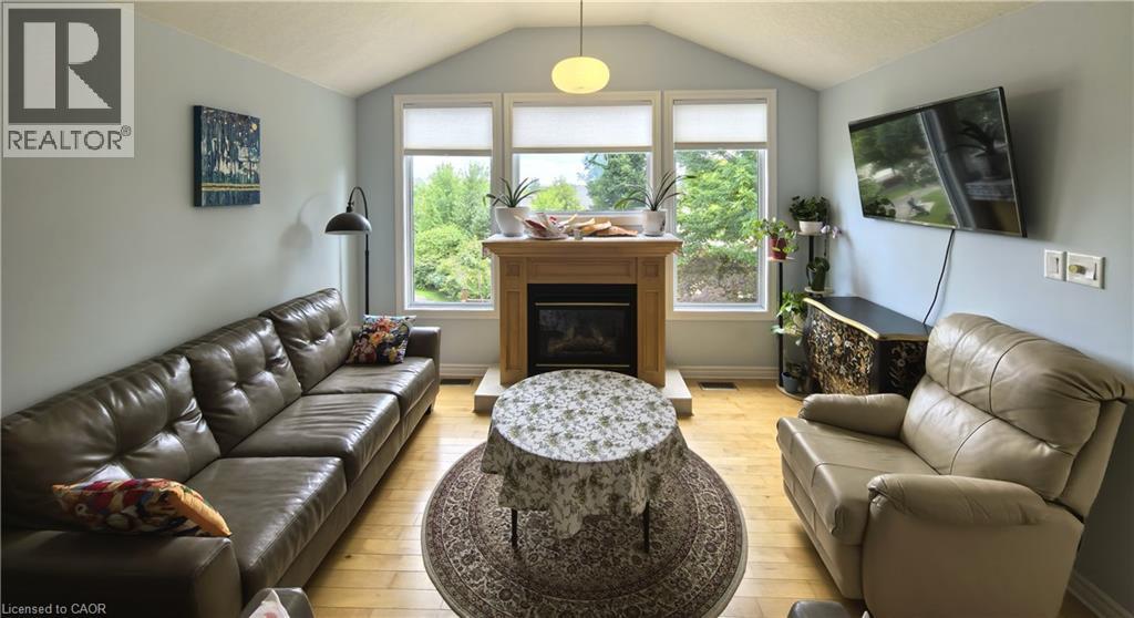 728 Munich Circle, Waterloo, Ontario  N2V 2N6 - Photo 3 - 40856499