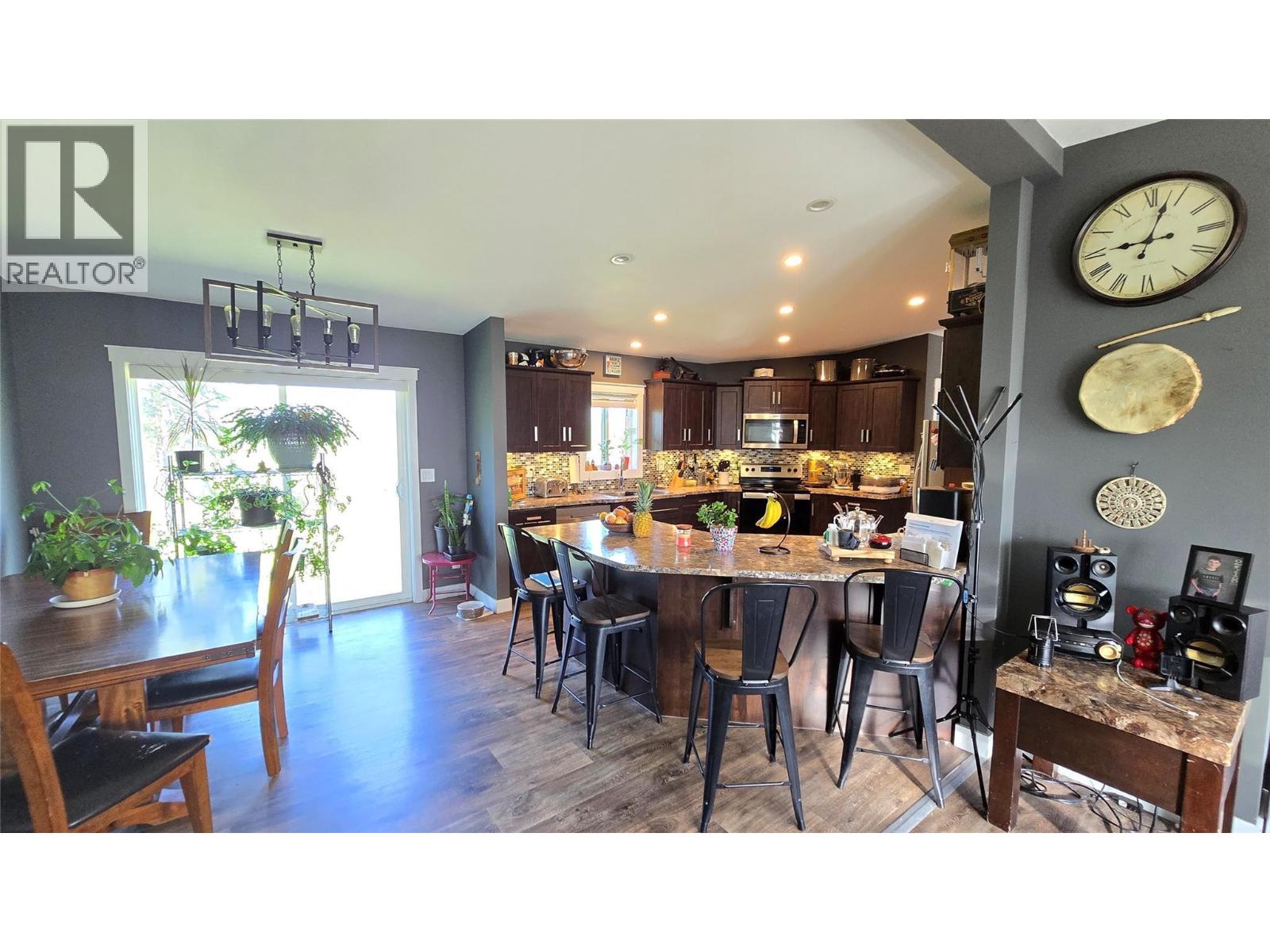3341 Glengrove Road, Barriere, British Columbia  V0E 2E0 - Photo 4 - 10385635