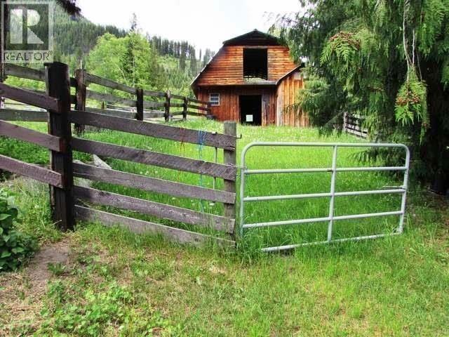 3437 Yellowhead Highway, Vavenby, British Columbia  V0E 3A0 - Photo 25 - 10388511