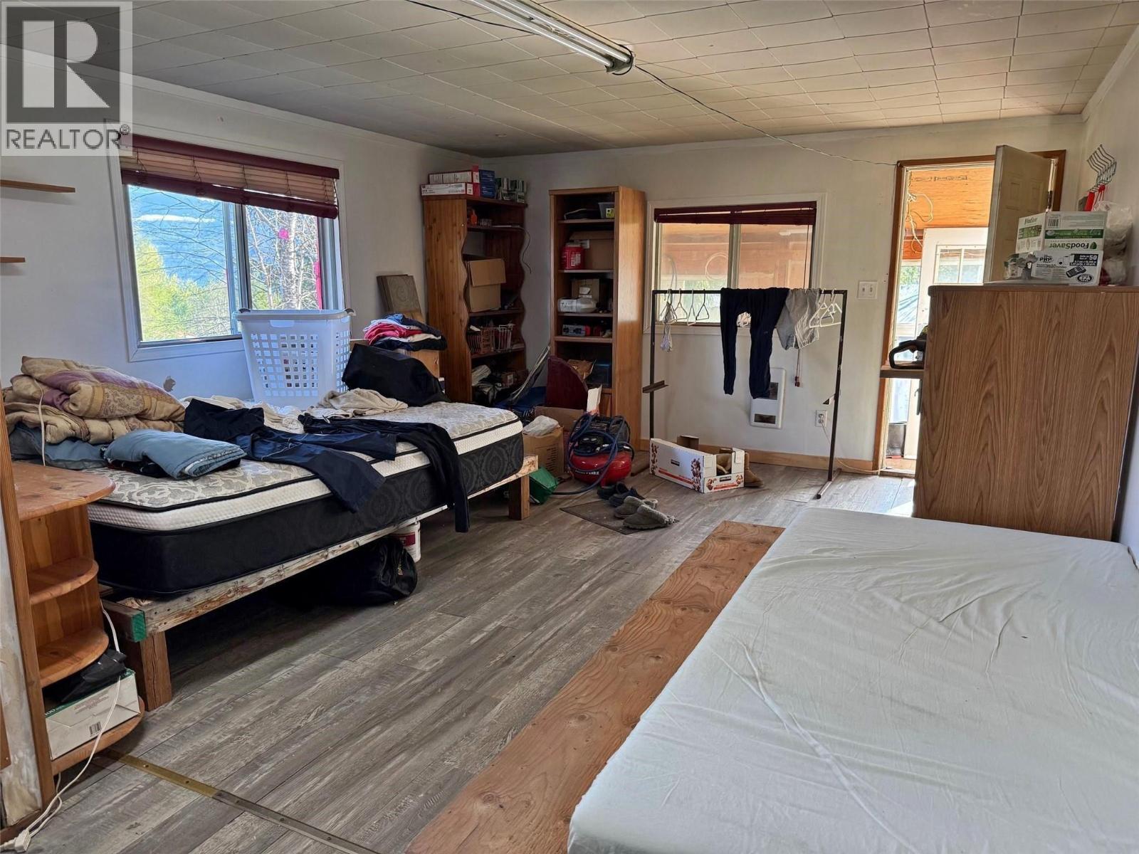3437 Yellowhead Highway, Vavenby, British Columbia  V0E 3A0 - Photo 11 - 10388511
