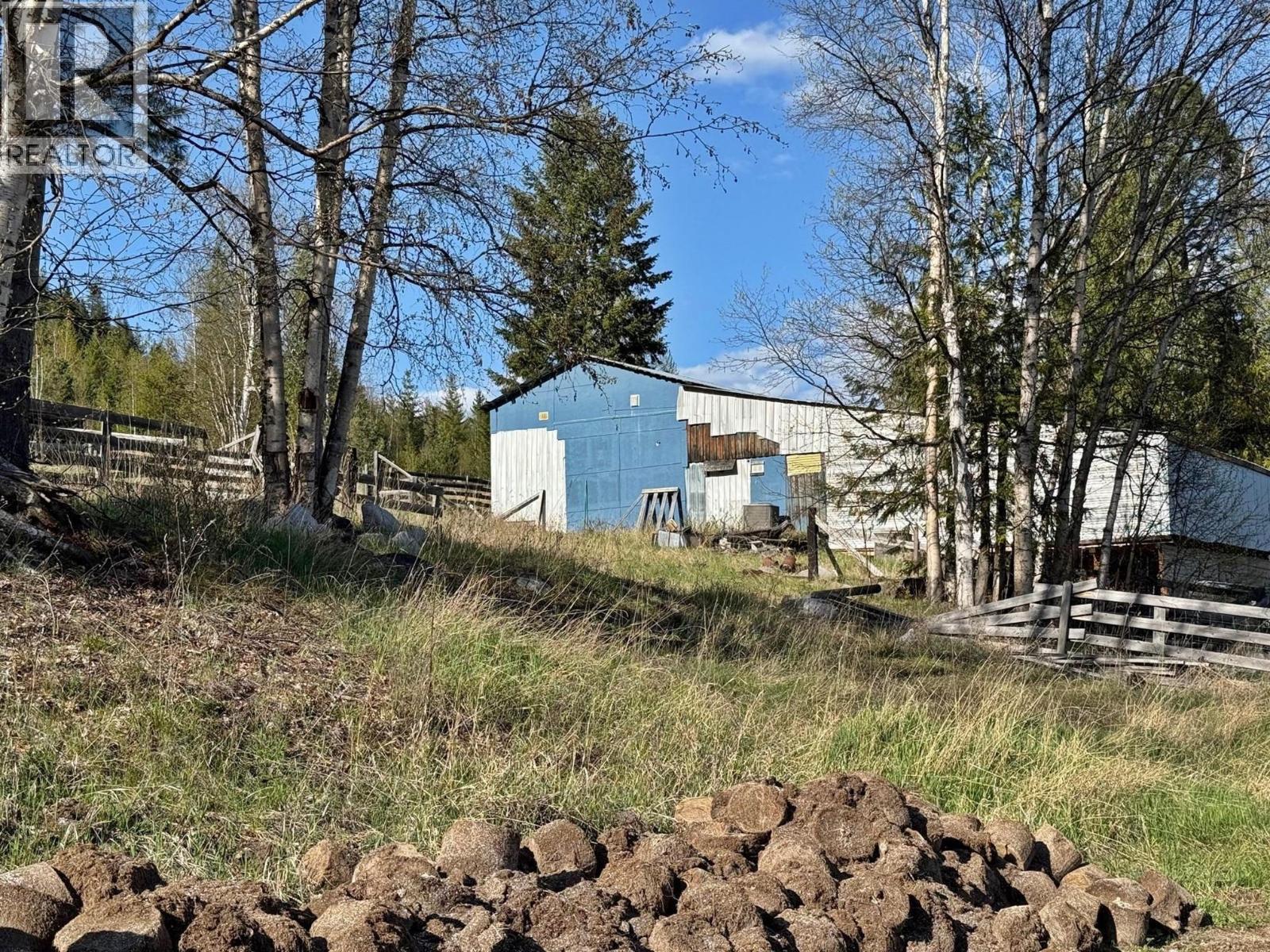 3437 Yellowhead Highway, Vavenby, British Columbia  V0E 3A0 - Photo 17 - 10388511