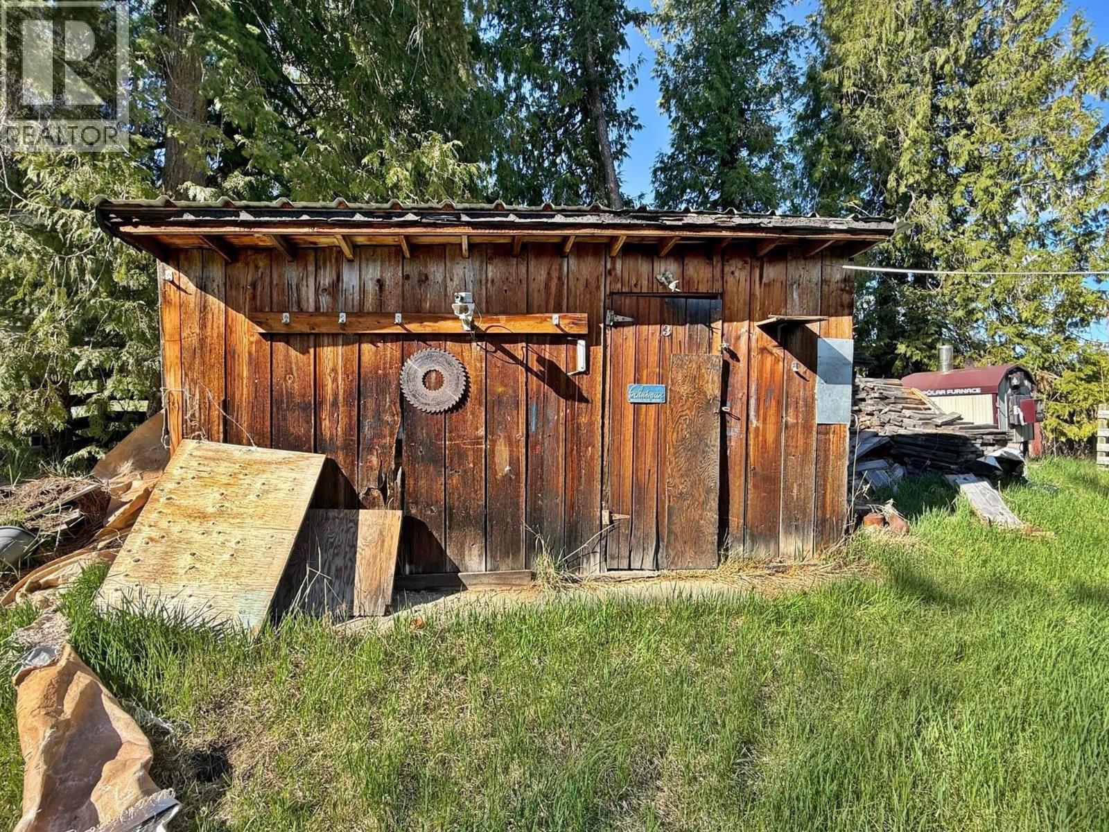 3437 Yellowhead Highway, Vavenby, British Columbia  V0E 3A0 - Photo 7 - 10388511