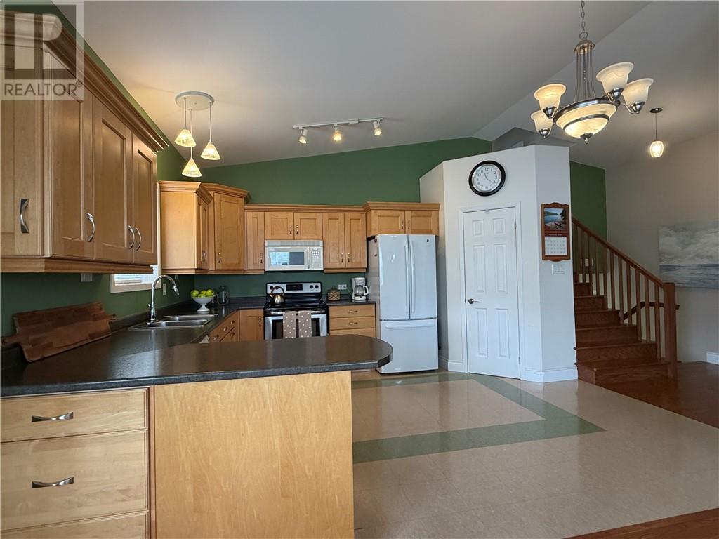 421 King, Greater Sudbury, Ontario  P3B 2K9 - Photo 2 - 2129974