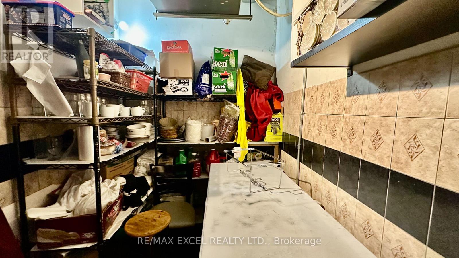 471 Danforth Avenue, Toronto, Ontario  M4K 1P1 - Photo 7 - E13699402