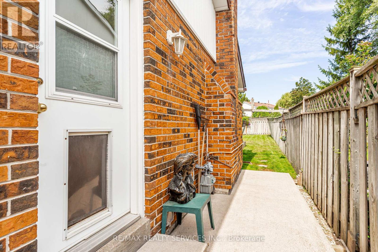 4 Markham Street, Brampton, Ontario  L6S 2X7 - Photo 37 - W13700898