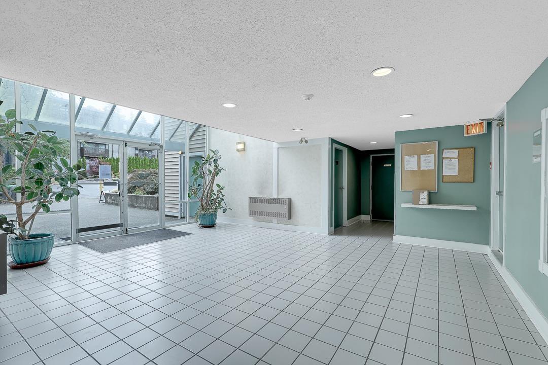 205 9644 134 Street, Surrey, British Columbia  V3T 5M3 - Photo 3 - R3158053