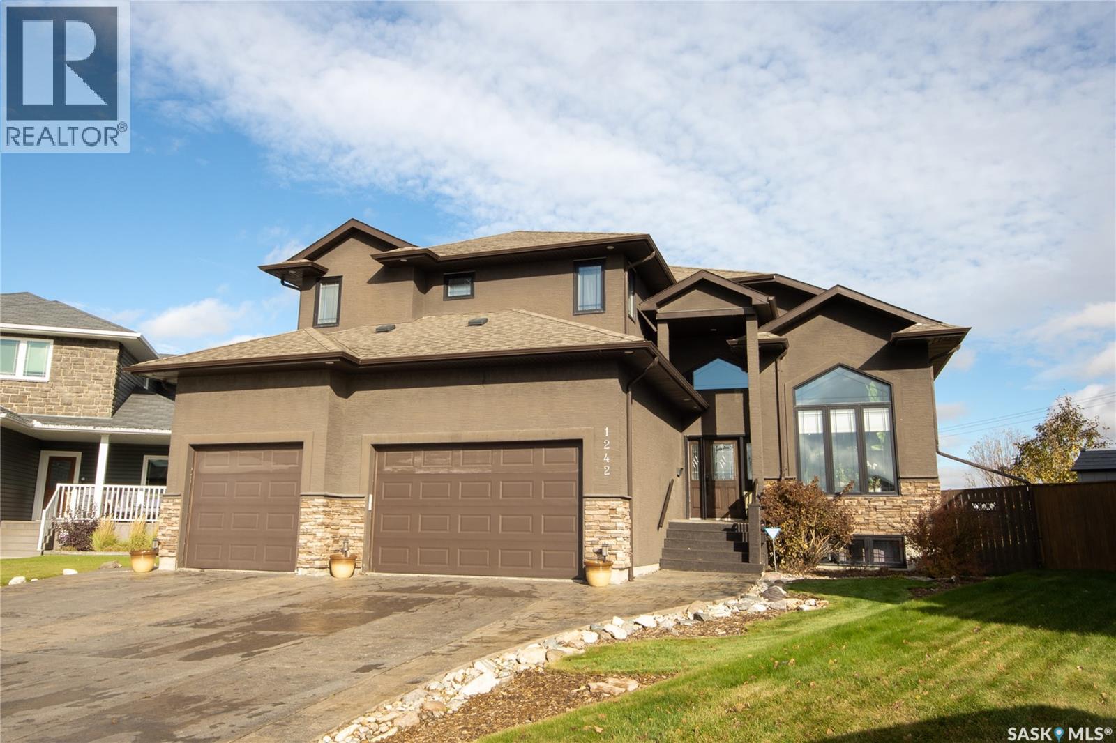1242 Willowgrove Court, Saskatoon, Saskatchewan  S7W 0A8 - Photo 2 - SK040671