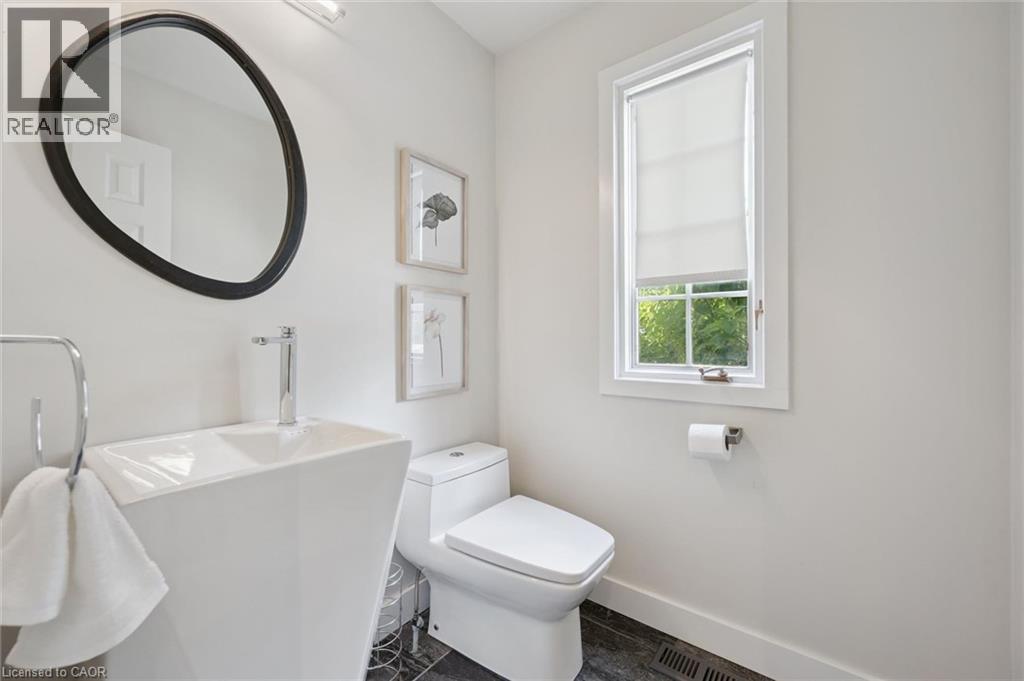 64 Allen Street W Unit# 1, Waterloo, Ontario  N2L 6H5 - Photo 8 - 40845014