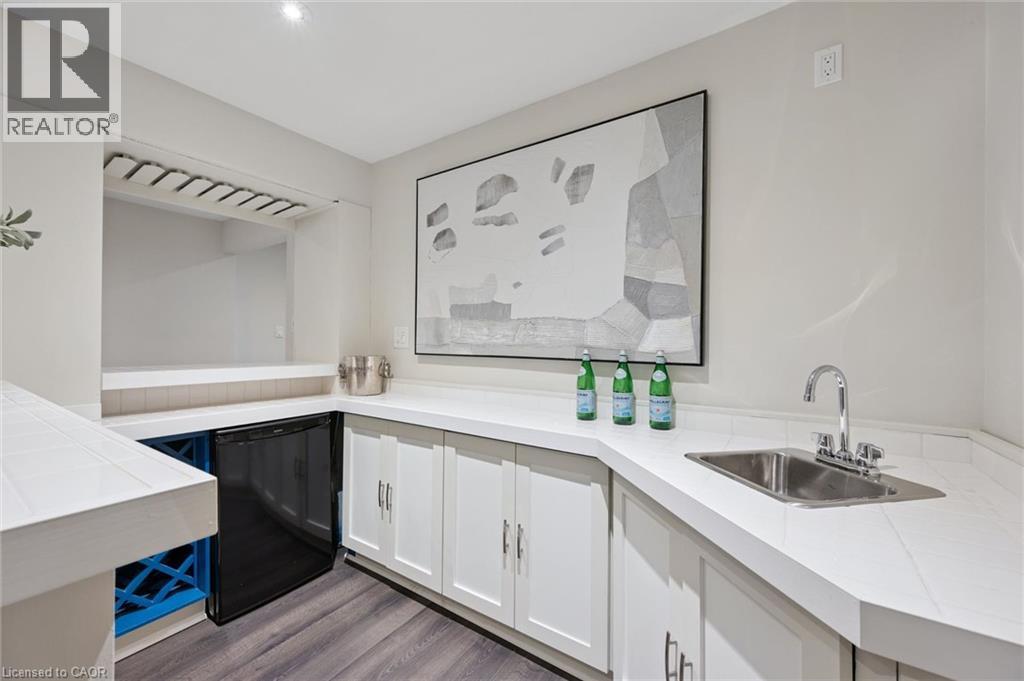 64 Allen Street W Unit# 1, Waterloo, Ontario  N2L 6H5 - Photo 36 - 40845014