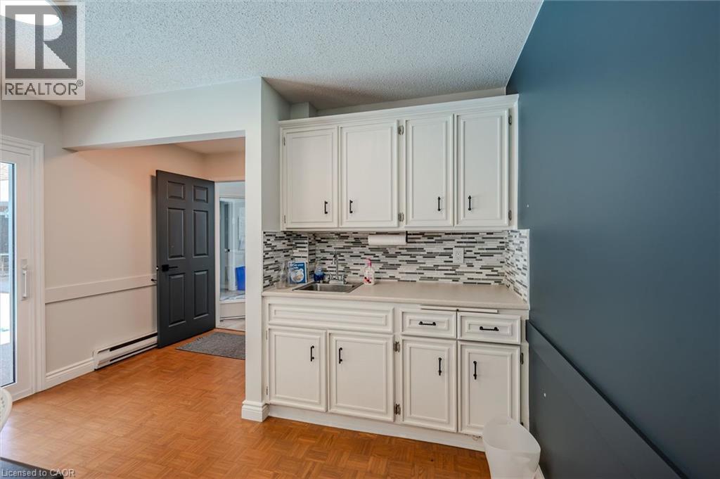 64 Allen Street W Unit# 1, Waterloo, Ontario  N2L 6H5 - Photo 45 - 40845014
