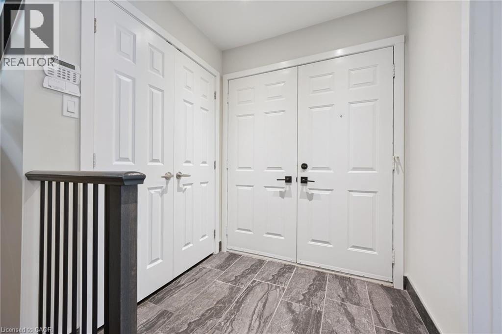 64 Allen Street W Unit# 1, Waterloo, Ontario  N2L 6H5 - Photo 6 - 40845014