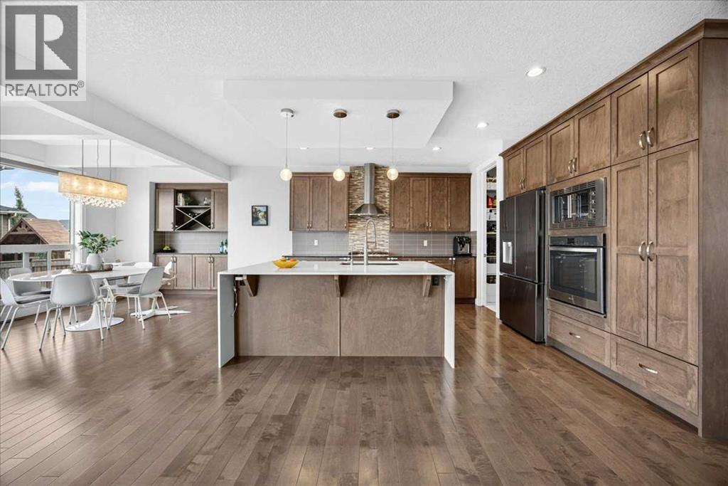 546 Sherwood Boulevard Nw, Calgary, Alberta  T3R 0R7 - Photo 11 - A2337480