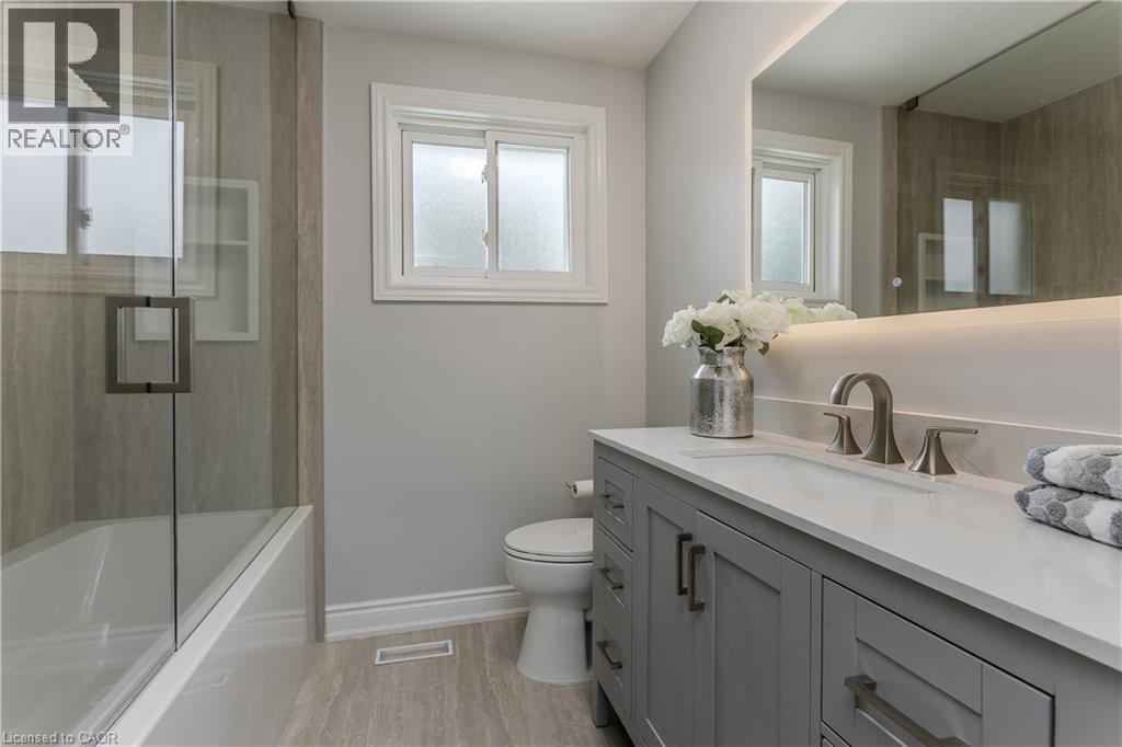 2124 Sandringham Drive, Burlington, Ontario  L7P 1L9 - Photo 19 - 40856466
