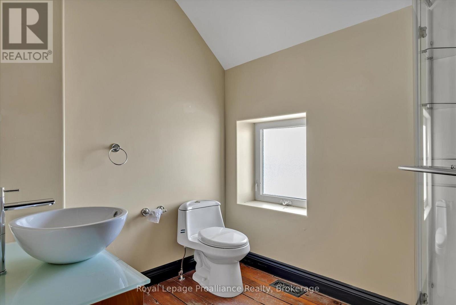Upper Unit - 255 Mcdonnel Street S, Peterborough, Ontario  K9H 2W2 - Photo 15 - X13686906