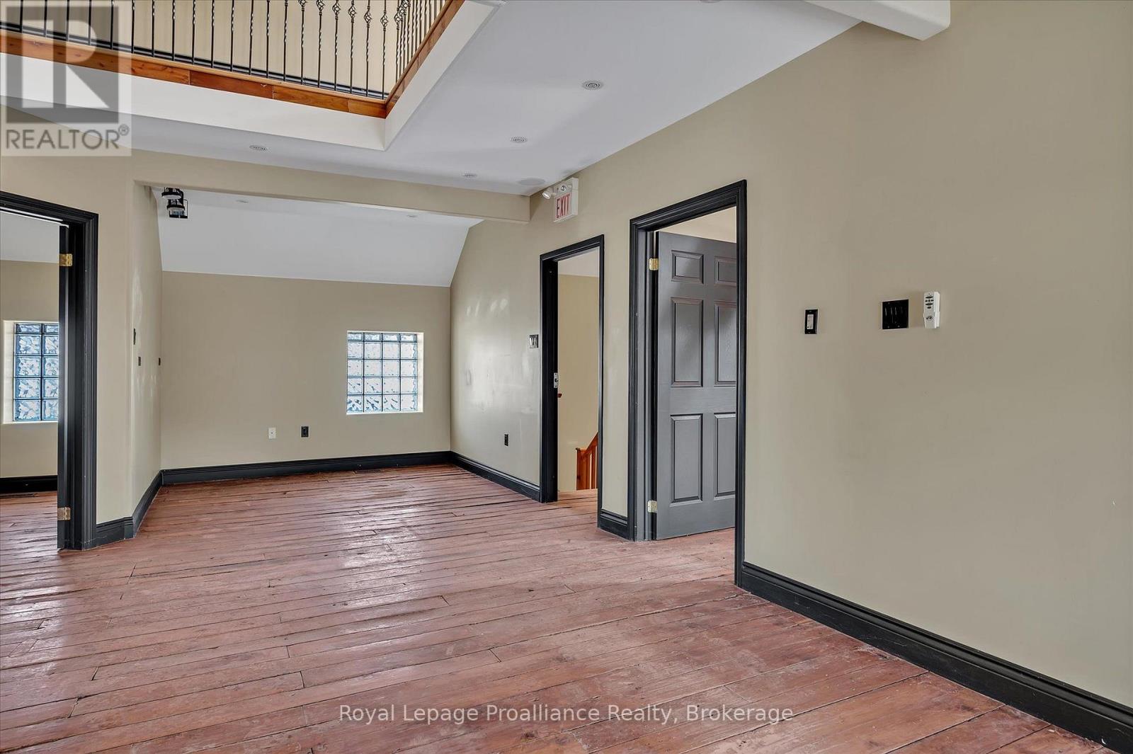 Upper Unit - 255 Mcdonnel Street S, Peterborough, Ontario  K9H 2W2 - Photo 13 - X13686906