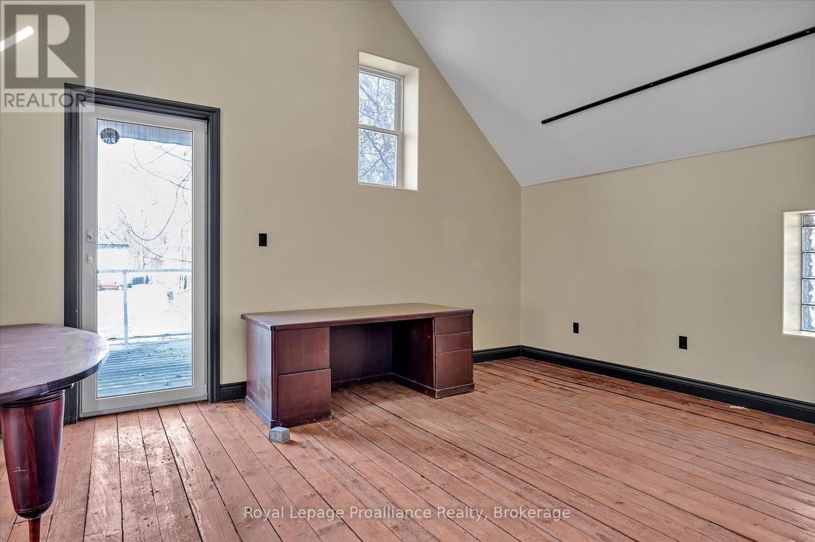 Upper Unit - 255 Mcdonnel Street S, Peterborough, Ontario  K9H 2W2 - Photo 14 - X13686906