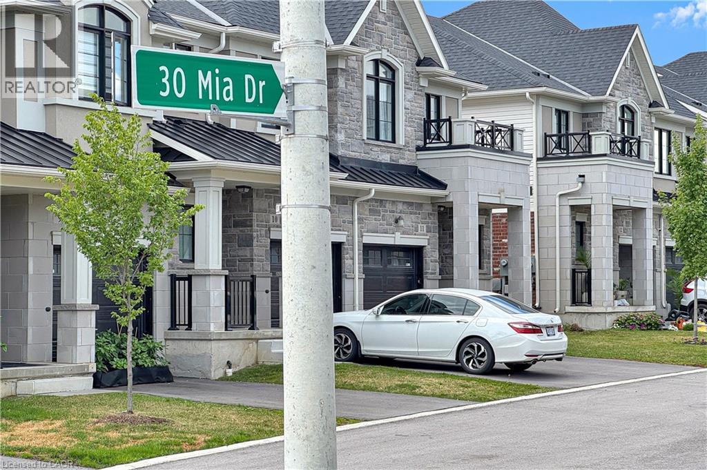 30 Mia Drive Unit# 11, Hamilton, Ontario  L9B 0K1 - Photo 2 - 40845204