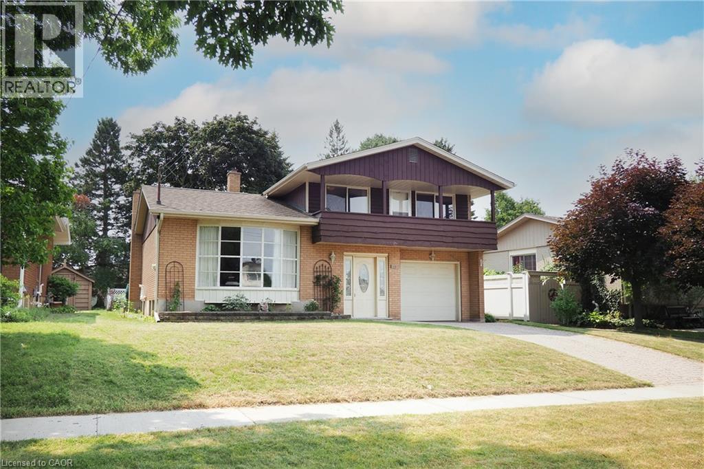 15 GILMOUR Crescent, Kitchener, Ontario
