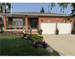 32 HIGHBURY Drive, Stoney Creek, Ontario