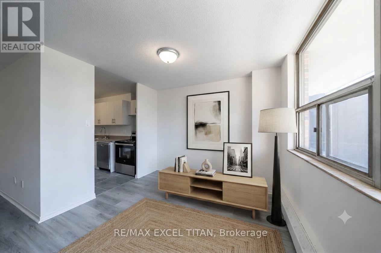 307 - 165 Cosburn Avenue, Toronto, Ontario  M4J 2L3 - Photo 3 - E13688504