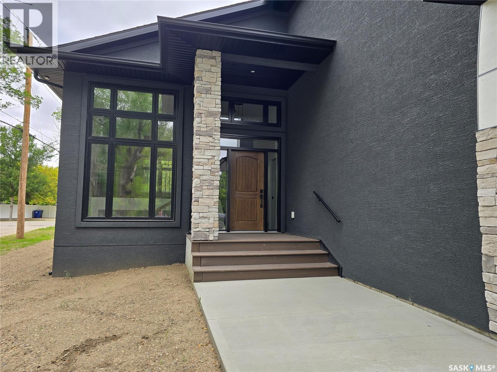 3 Kenney Crescent, Weyburn, Saskatchewan  S4H 0K5 - Photo 42 - SK046473