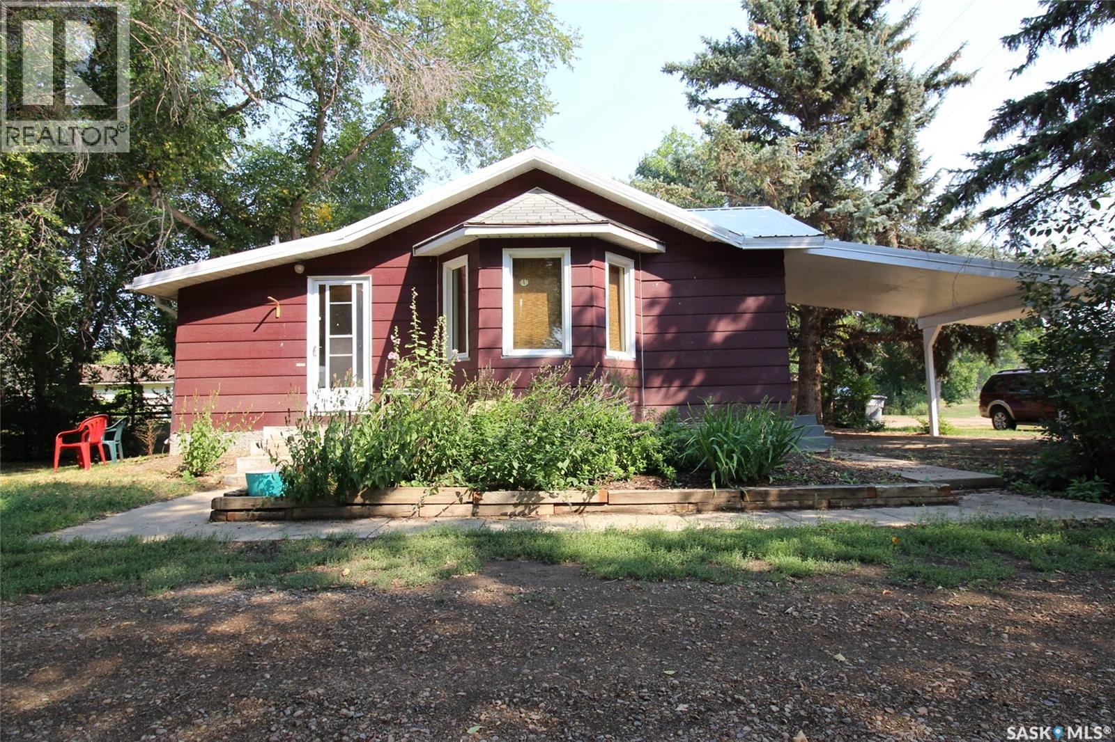 216 Spruce Avenue N, Eastend, Saskatchewan  S0N 0T0 - Photo 1 - SK046460
