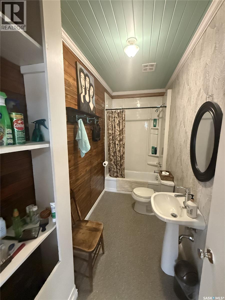 216 Spruce Avenue N, Eastend, Saskatchewan  S0N 0T0 - Photo 18 - SK046460