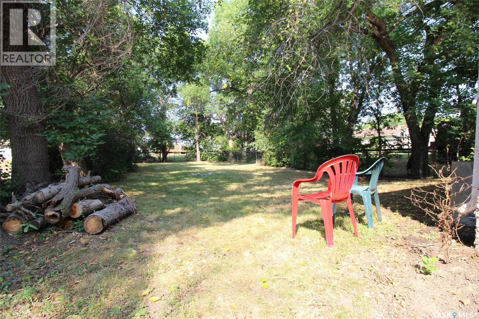 216 Spruce Avenue N, Eastend, Saskatchewan  S0N 0T0 - Photo 25 - SK046460