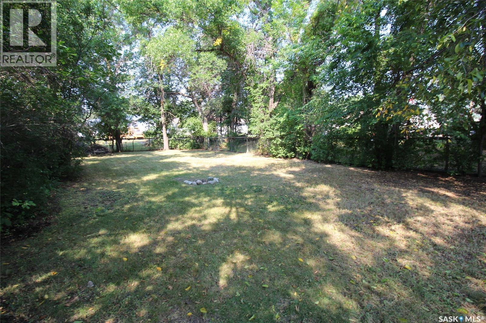 216 Spruce Avenue N, Eastend, Saskatchewan  S0N 0T0 - Photo 26 - SK046460