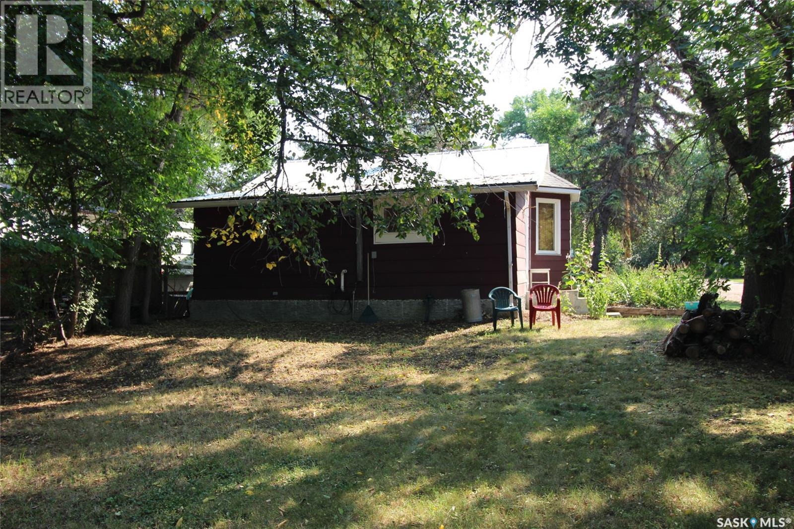 216 Spruce Avenue N, Eastend, Saskatchewan  S0N 0T0 - Photo 27 - SK046460