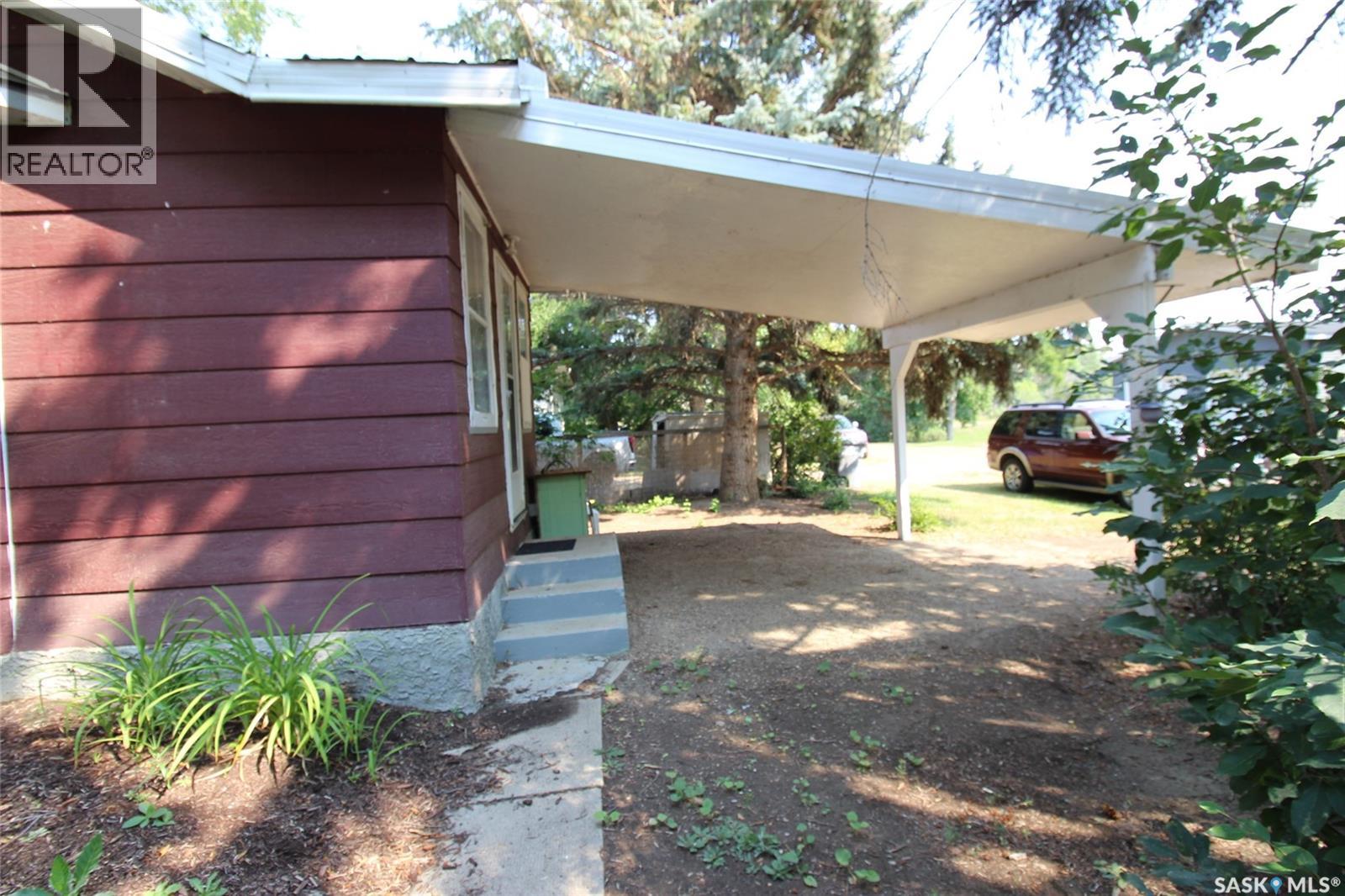 216 Spruce Avenue N, Eastend, Saskatchewan  S0N 0T0 - Photo 30 - SK046460