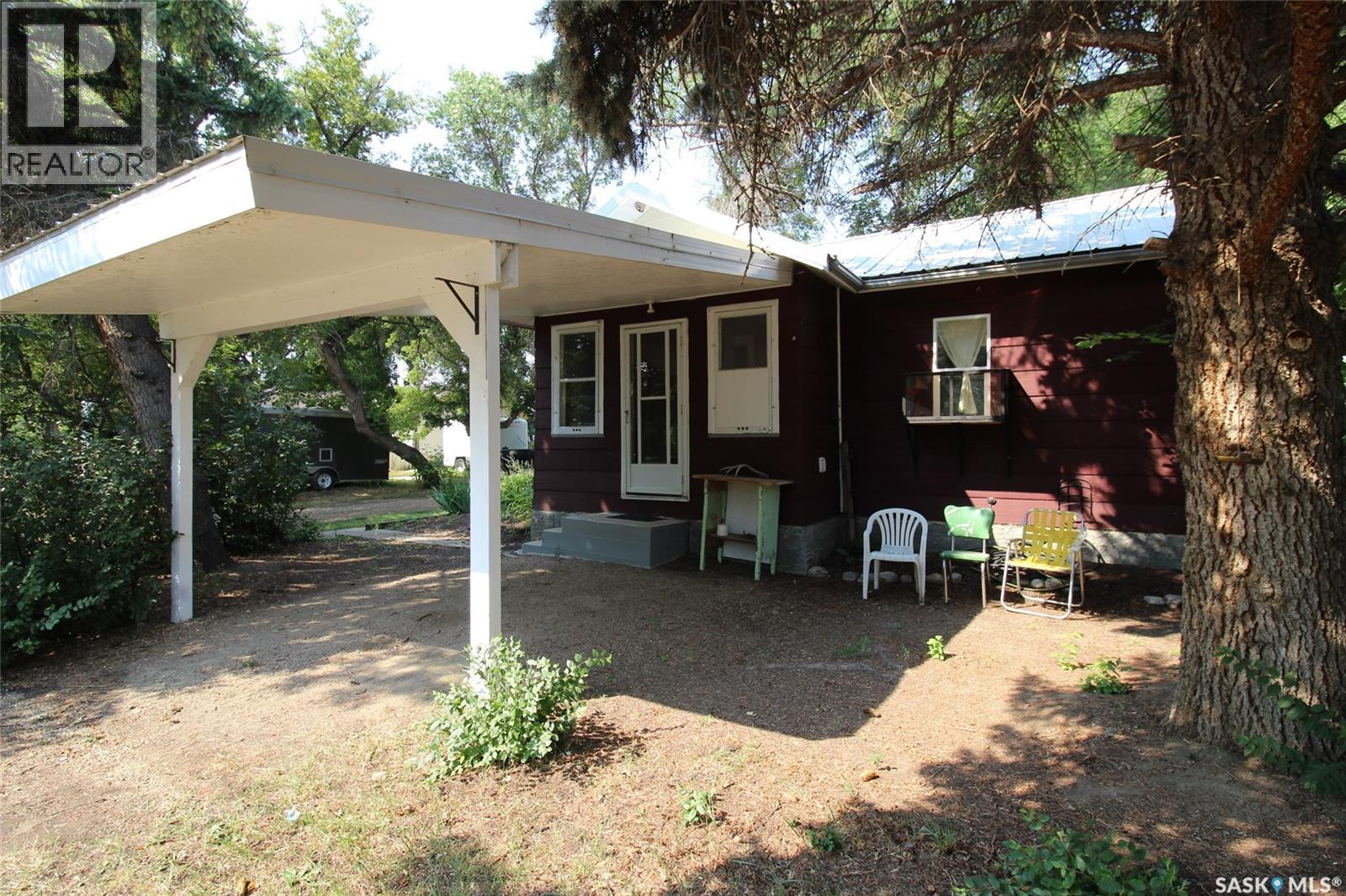 216 Spruce Avenue N, Eastend, Saskatchewan  S0N 0T0 - Photo 31 - SK046460