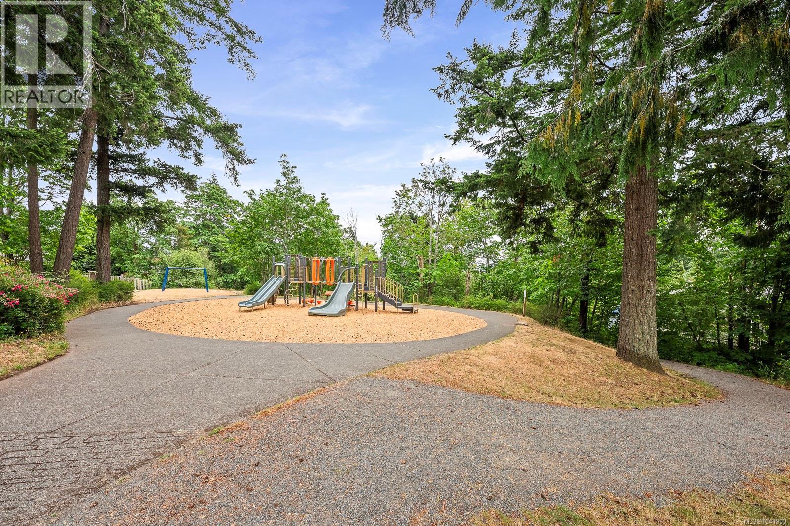 4616-B Northland Pl, Courtenay, British Columbia  V9N 8Y4 - Photo 3 - 1041903