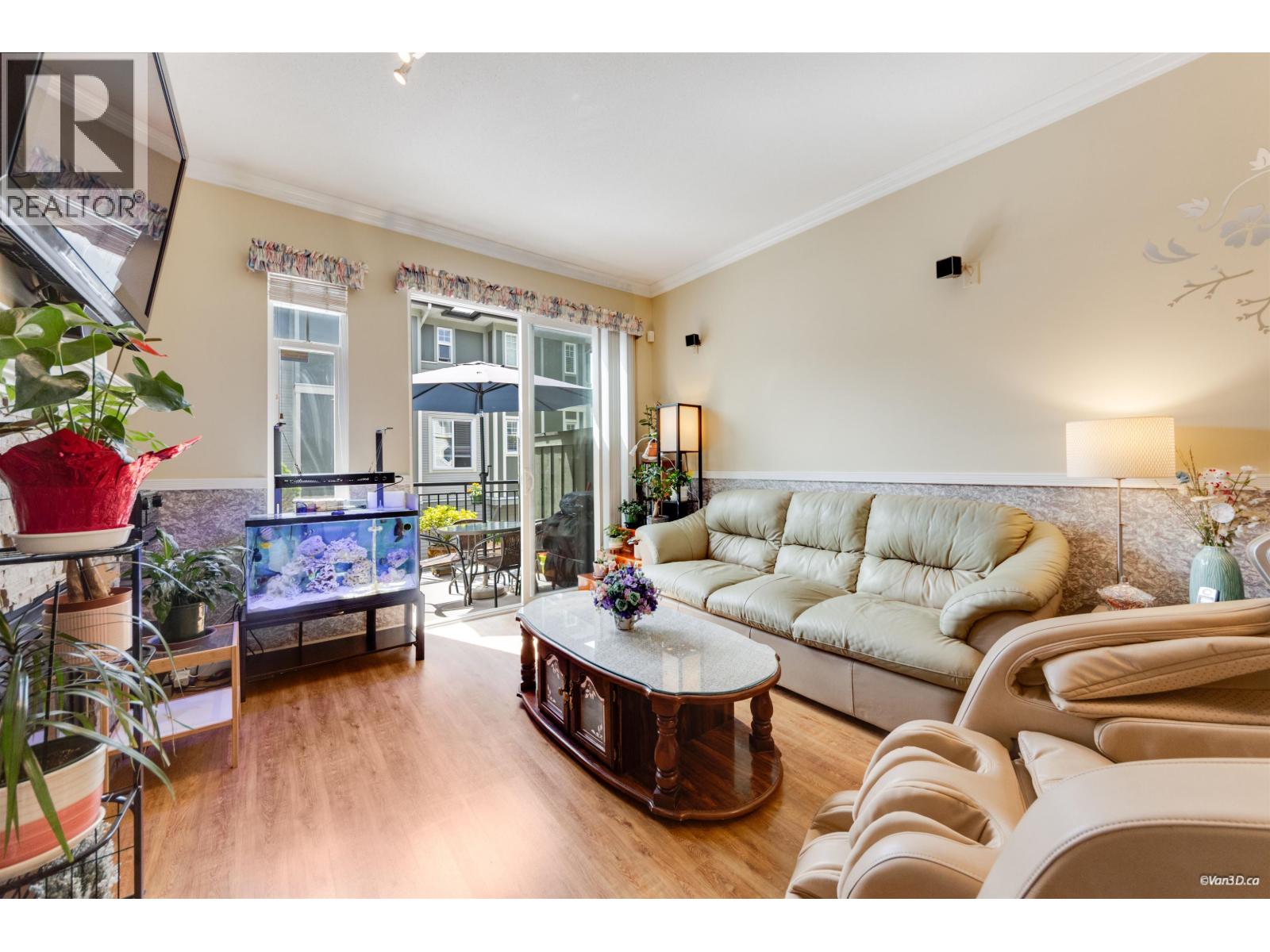 19 1010 Ewen Avenue, New Westminster, British Columbia  V3M 5C9 - Photo 3 - R3143567