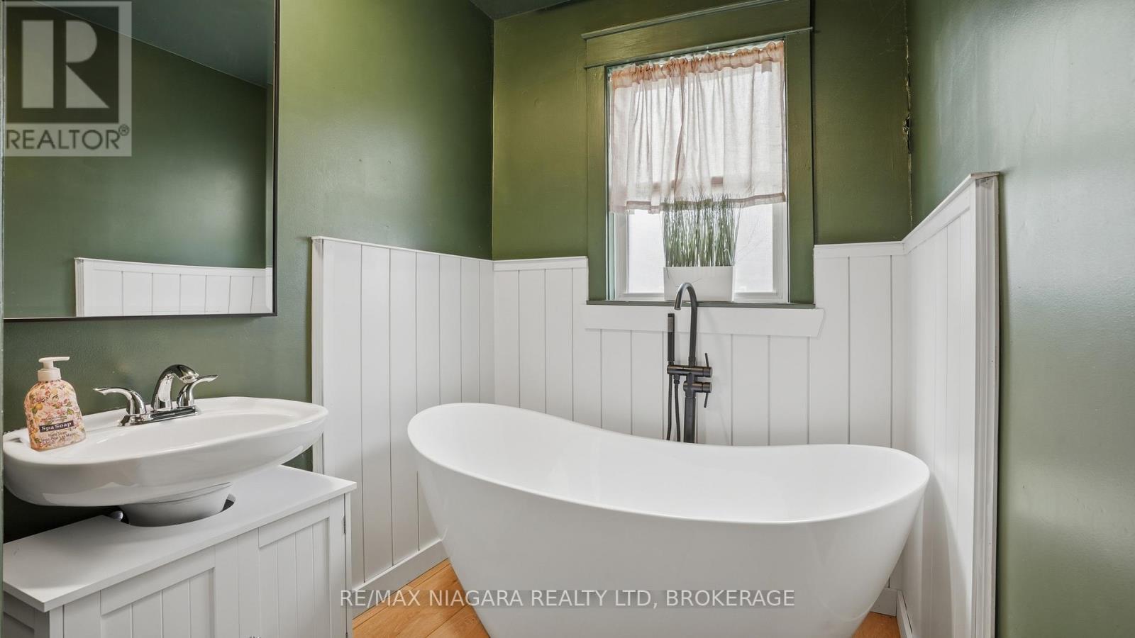 106 Colborne Street, Welland (Broadway), Ontario  L3B 3P1 - Photo 15 - X13707342