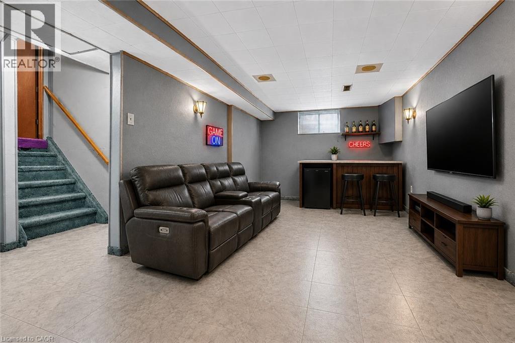 5 Hugo Court, Hamilton, Ontario  L9C 4Y8 - Photo 11 - 40845121