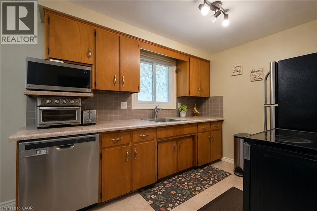 165 Selkirk Drive, Kitchener, Ontario  N2E 1M5 - Photo 5 - 40846211