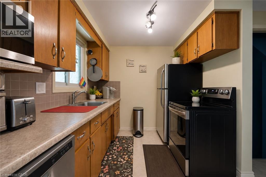 165 Selkirk Drive, Kitchener, Ontario  N2E 1M5 - Photo 6 - 40846211