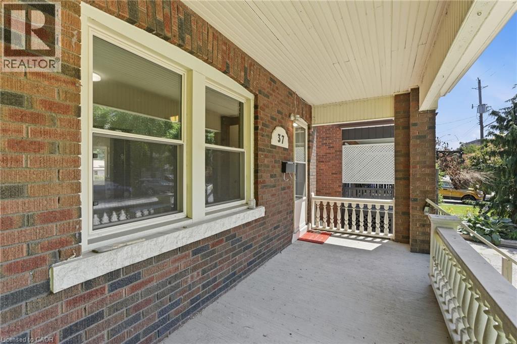37 Maplewood Avenue, Hamilton, Ontario  L8M 1W6 - Photo 3 - 40851797