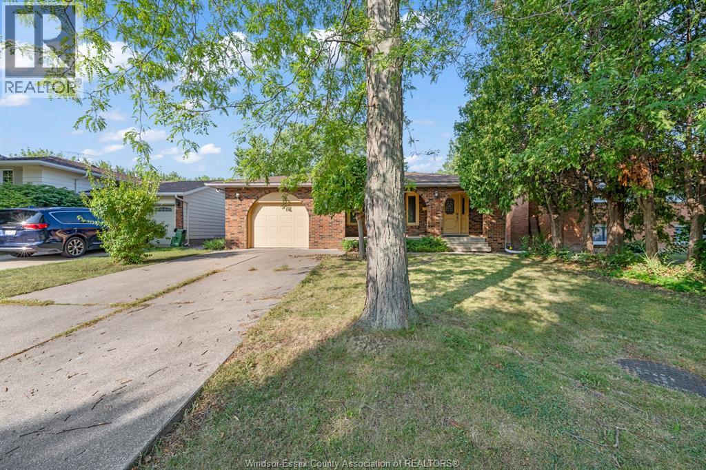 3003 Regis Avenue, Windsor, Ontario  N8R 1T7 - Photo 2 - 26020641