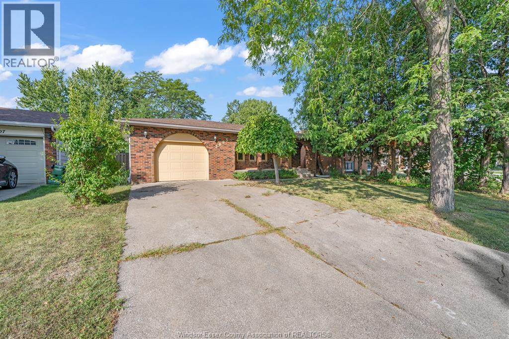 3003 Regis Avenue, Windsor, Ontario  N8R 1T7 - Photo 3 - 26020641