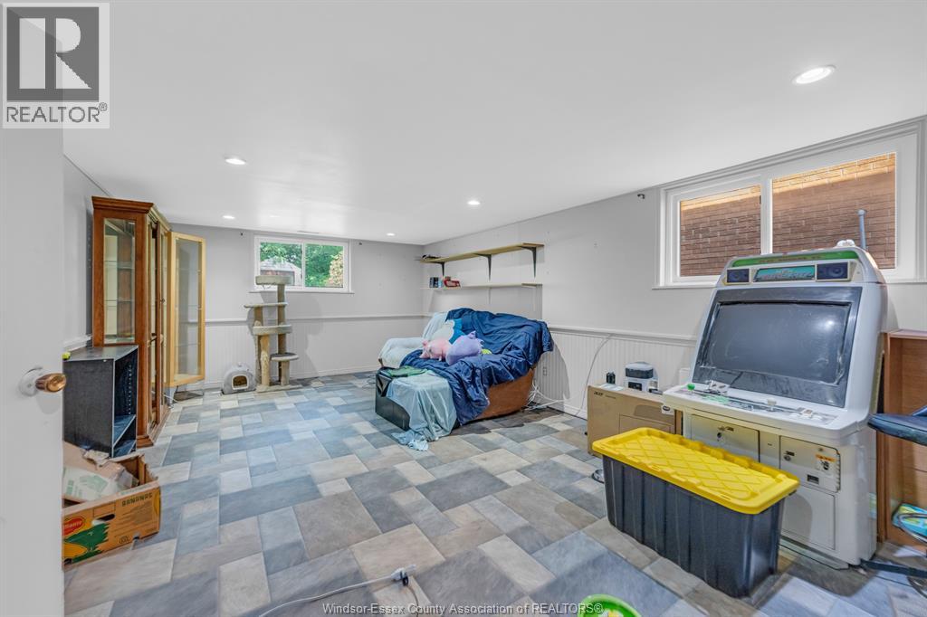 3003 Regis Avenue, Windsor, Ontario  N8R 1T7 - Photo 38 - 26020641